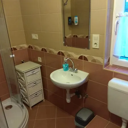 Konukevi Orgona Vendeghaz Murakeresztur